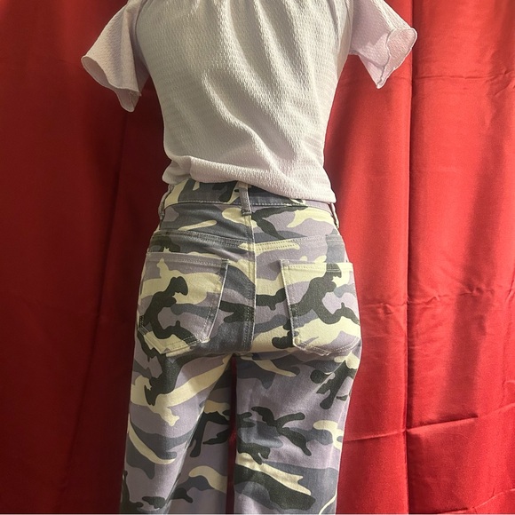 Lavender Ruffled Off-Shoulder Top - Picture 3 of 6